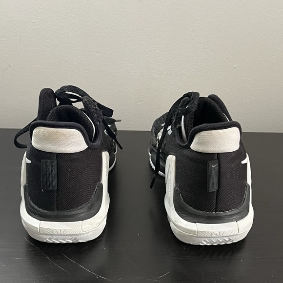 NIke‎ Lebron Witness 6 Men's Size 9  Basketball Shoes DO9843-002 - Picture 5 of 9